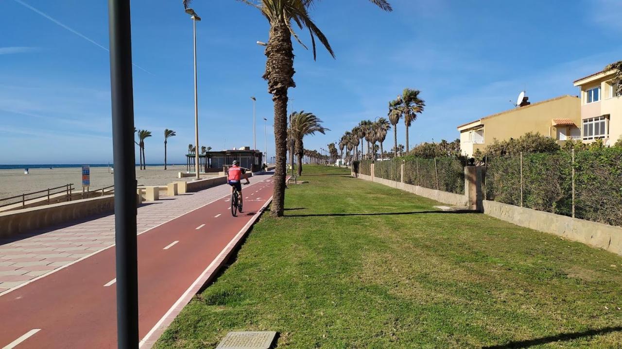 Atractivo Apartamento En La Playa Con Parking Roquetas de Mar Buitenkant foto