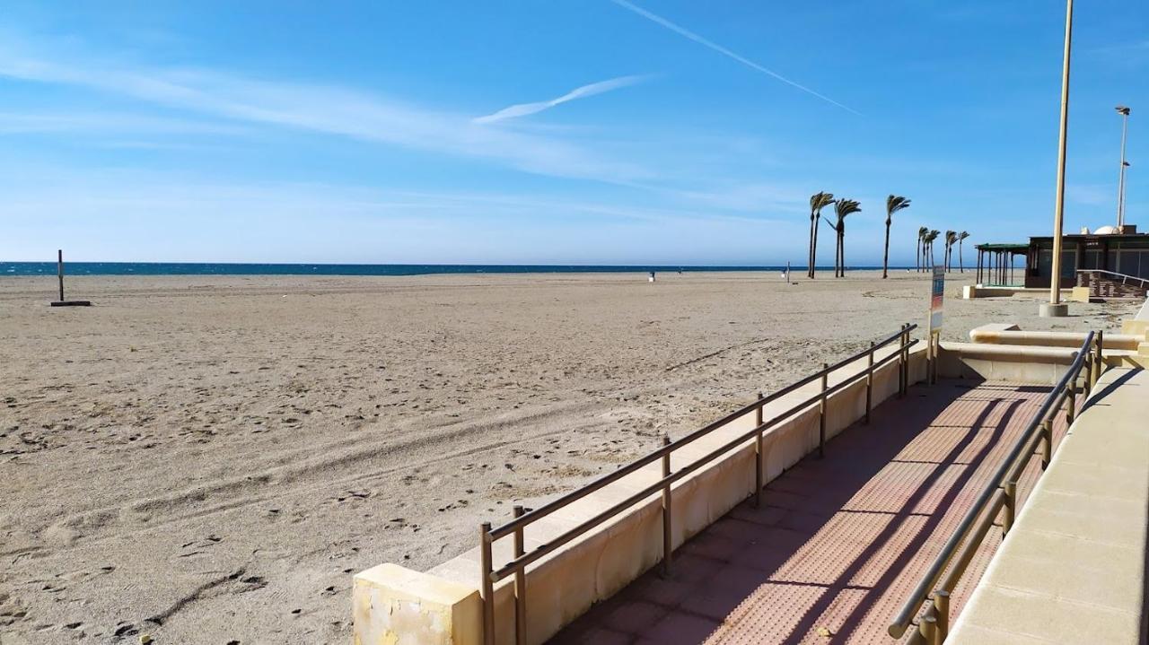 Atractivo Apartamento En La Playa Con Parking Roquetas de Mar Buitenkant foto